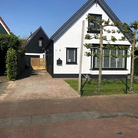 Bij Ons Op De Hoep.