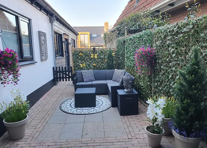 Bij Ons Op De Hoep. לינה וארוחת בוקר 3*